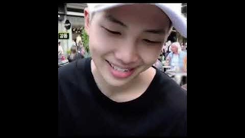 Nụ cười tỏa nắng của các thành viên BTS