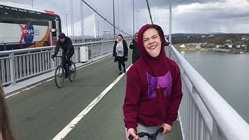 Walk along the forth road bridge