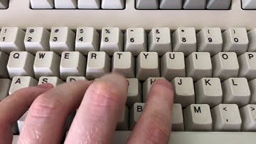 Model M 1390401 Keyboard with floss mod (video by Athan Zafirov)