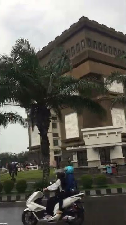 Suasana simpang lima gumul kediri | kediri lagi #shorts #bukanmaen #haryantomania #kediri