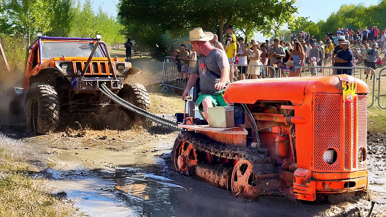 Тракторы против внедорожников против квадроциклов | Ультимативная грязевая битва - Трактормания Ве..