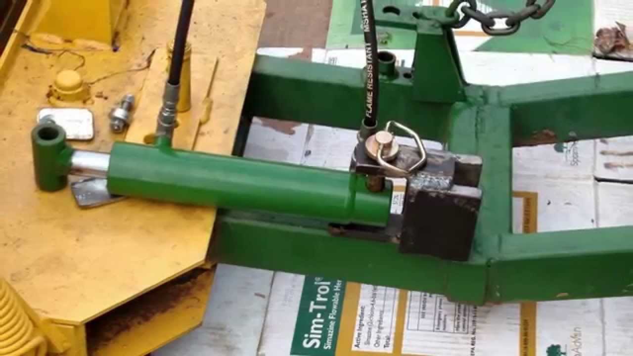 John Deere 3032E fitted with hydraulics and snow p YouTube