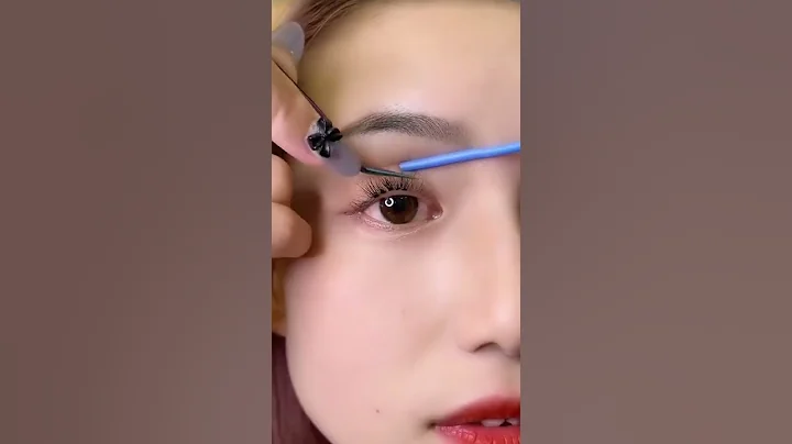 HOW TO APPLY INDIVIDUAL LASHES EXTENSIONS CLUSTERS TO MAKE A NATURAL EYE MAKEUP