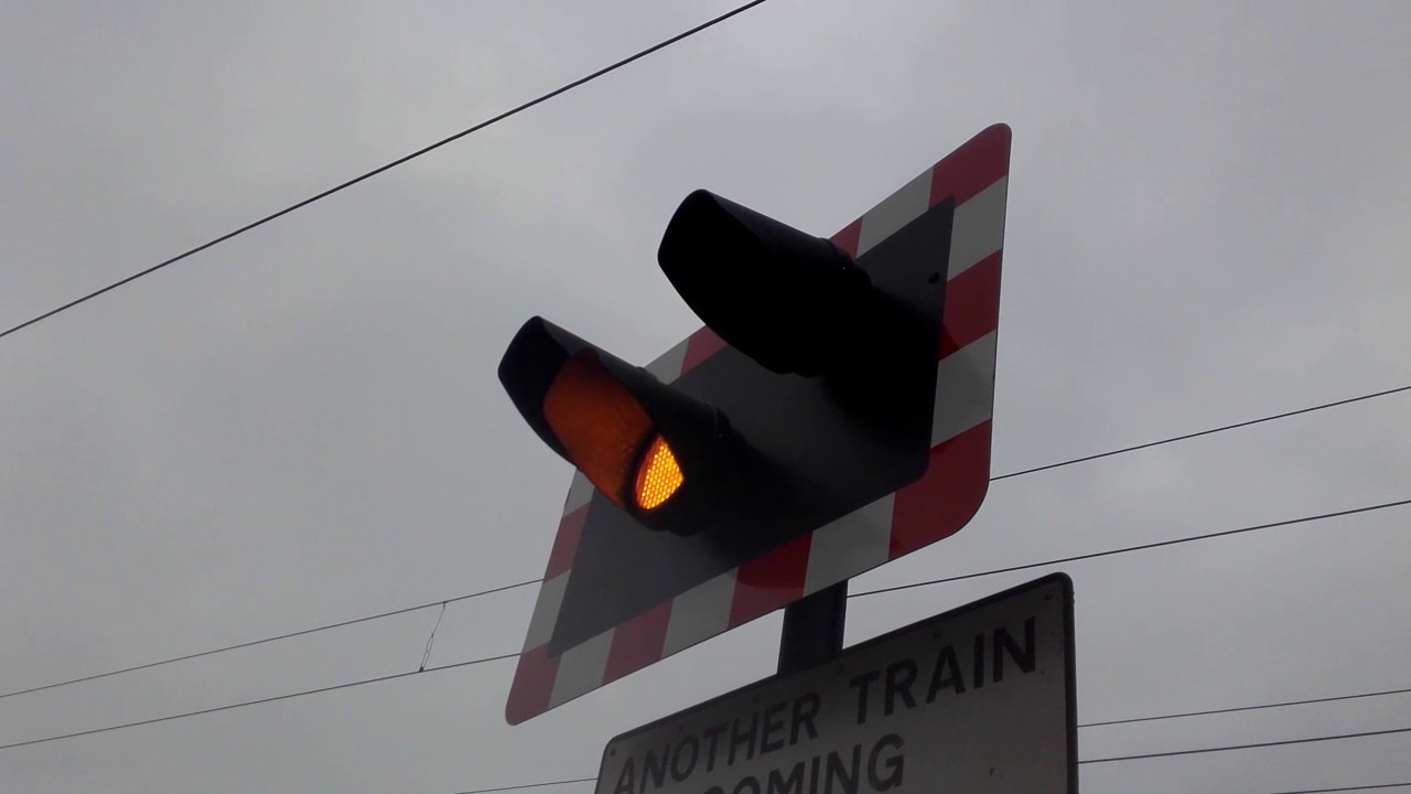 camera iphone 8 plus apk Haughley Junction Level Crossing 170208 | 31/12/2016