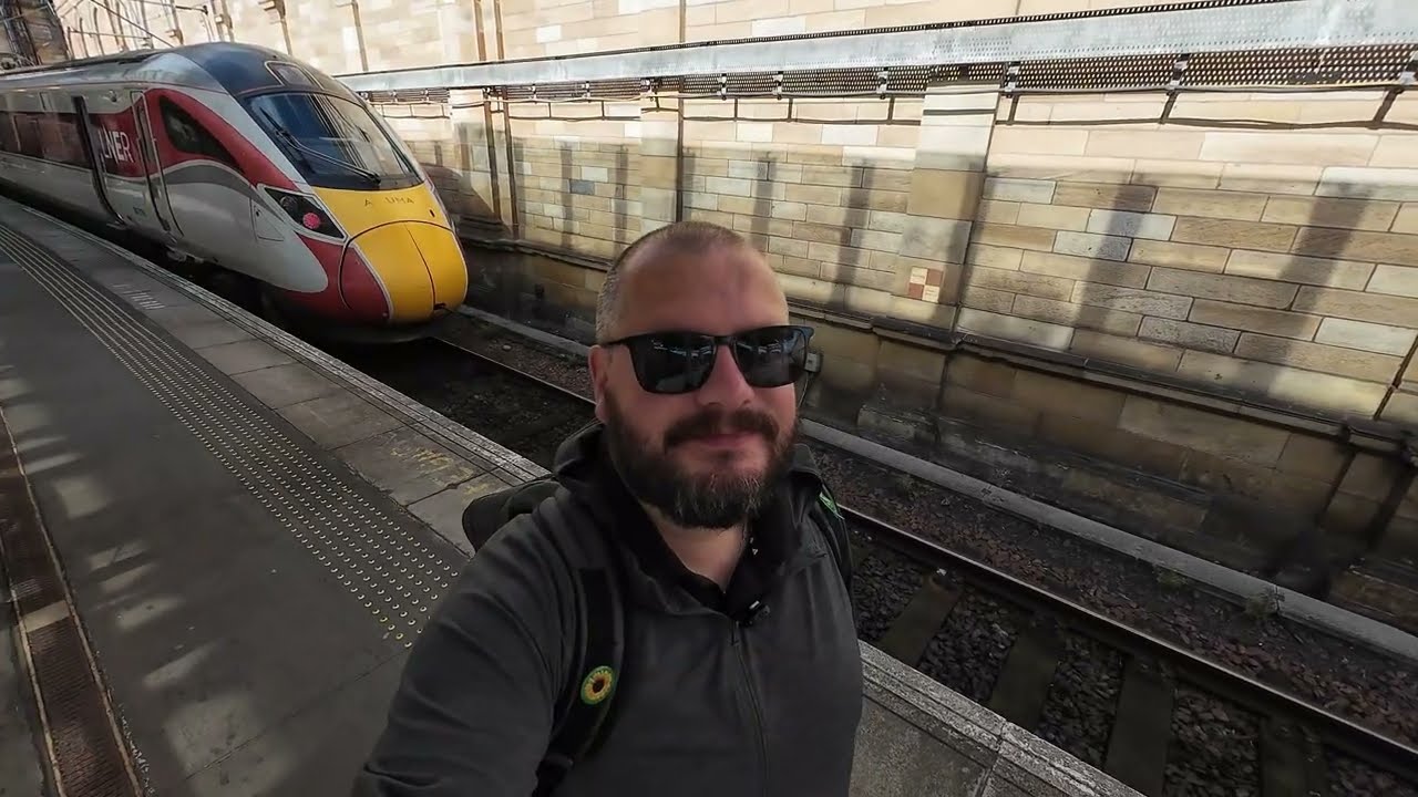 Newcastle to Edinburgh in First Class on LNER - Britain's most scenic train journey???