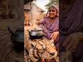 शेर की आंच पर देसी खाना! इसे कहते हैं असली देसी जुगाड़। 🔥🐅#desijugaad #innovation #viralvideo