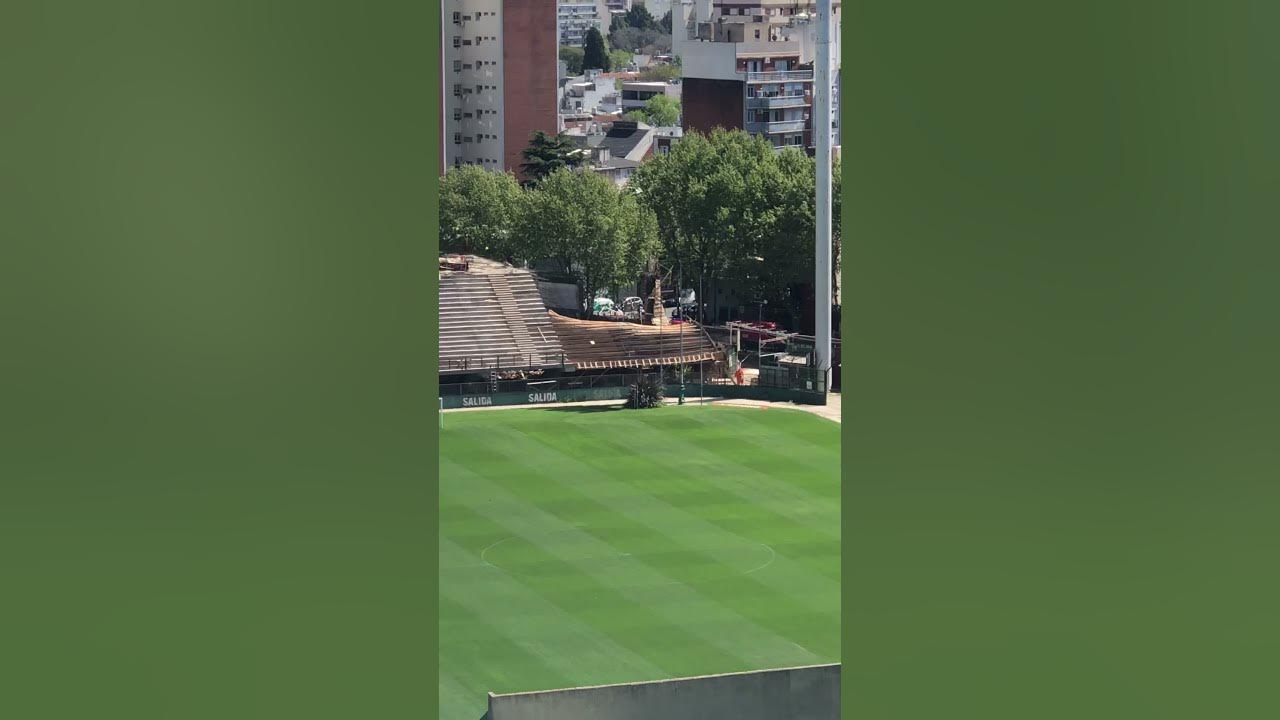 Derrumbe de una tribuna en la cancha del Club Ferro Carril Oeste