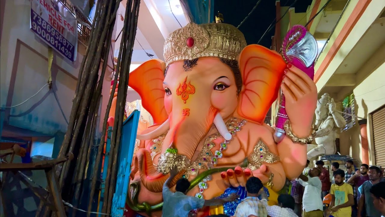 Ganesh Aagman 2022 | Big Ganesh Idol Transporting from Dhoolpet to Siricila | Balapur Ganesh 2022