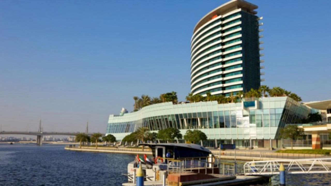 5 Star Crowne Plaza Dubai Festival City Dubai Travel Essence Youtube