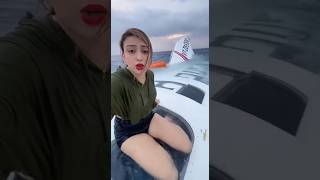 Aeroplane Live Video