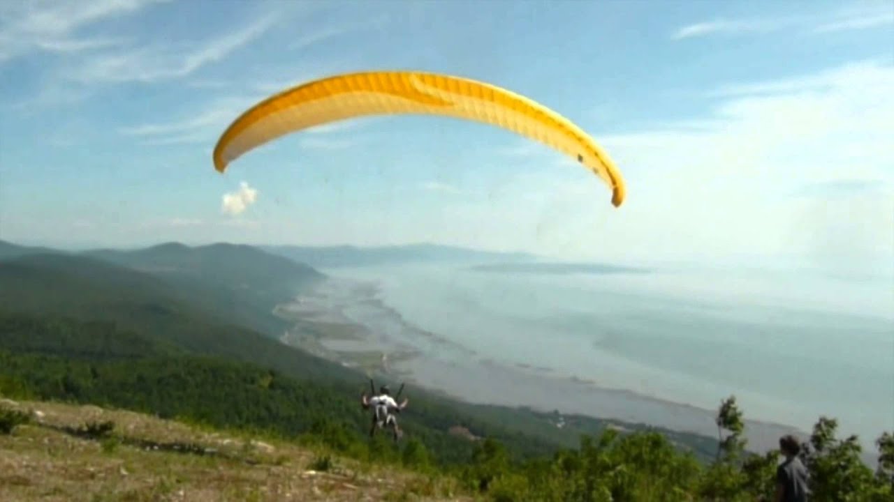 Pascal Coudé, Parapente (paragliding) Charlevoix, Québec, Canada, (Québec BASE))