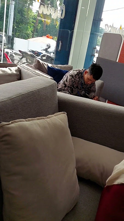 DI BANK MANDIRI TUNGGU ANTRIAN