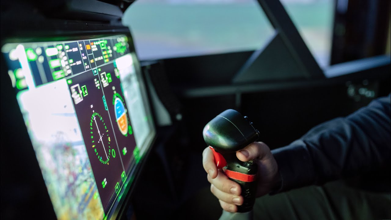 AFN adquiere un nuevo simulador de vuelo - Escuela de pilotos de