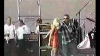 Video thumbnail of "No Doubt feat Sublime - Total Hate"