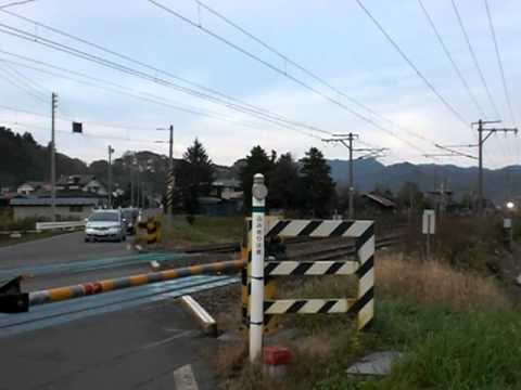 【踏切シリーズ1】IGRいわて銀河鉄道盛岡行き　上金田一踏切通過