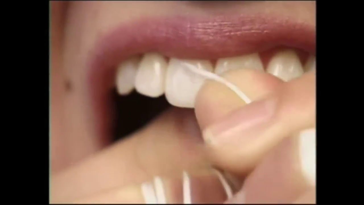 Come si usa il filo interdentale