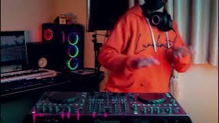 (DJ desa) yang patah hati tangannya di atas