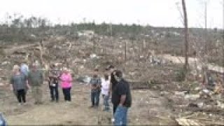 Trump visits tornado-ravaged town in Alabama
