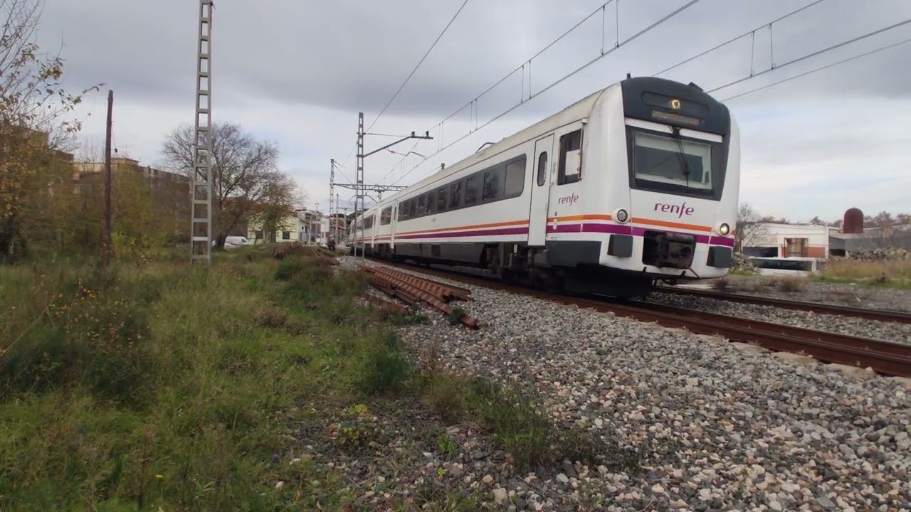 448 saliendo de Vila seca a cargo de llevar asta Barcelona el R16 de las mañanas.
