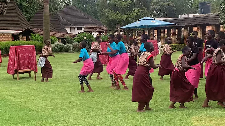 The Kikiga dance has so many beautiful variations....