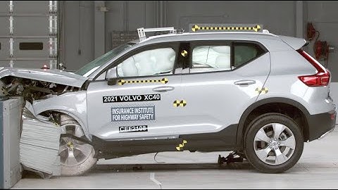2021 Volvo XC40 updated moderate overlap crash test (extended footage)