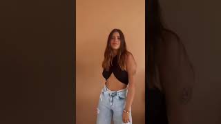 T-shirt hack | Crop top out of T-shirt
