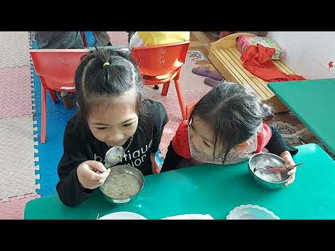 Tiệc buffet lớp 5A1 trường mầm non Chiến Thắng