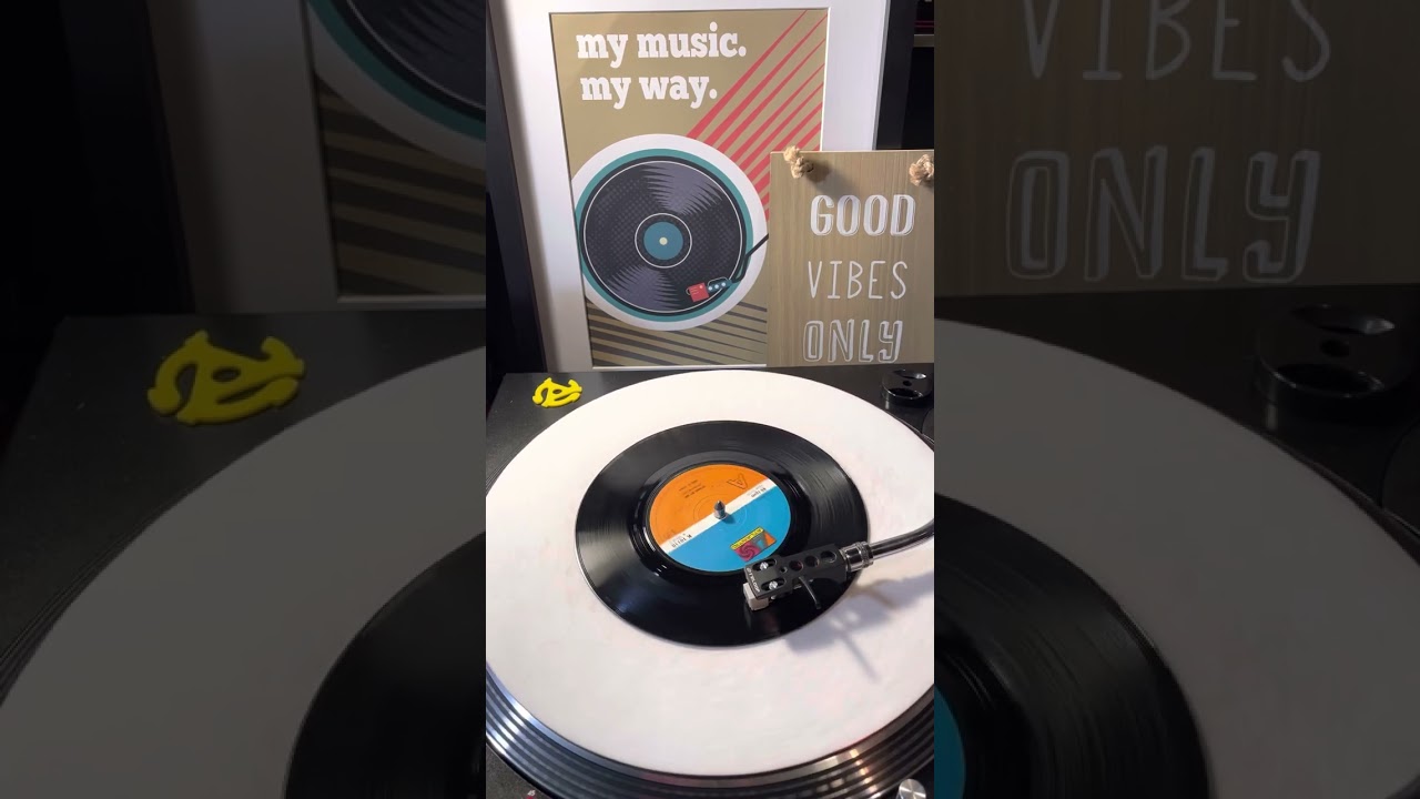 Ben E King - Stand By Me ( Vinyl 45 ) From 1962 . - YouTube