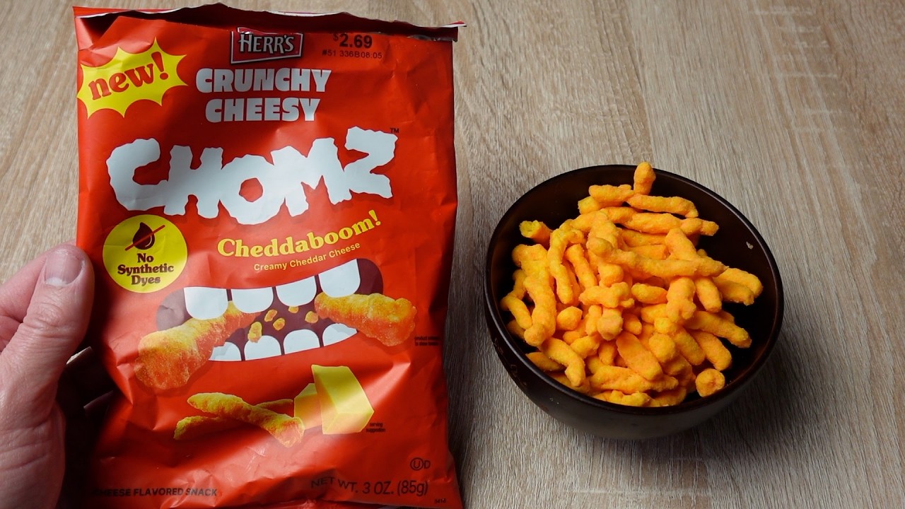 Herr's Crunchy Cheesy Chomz Cheddaboom! 🧀 Ein leckerer neuer Snack mit Käsegeschmack ? 🤔