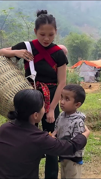 A Mother's Kindness: Helping the Blind Boy Find His Mother - Harvest Papaya  - 17 Single Mother Life