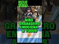 NIÑO PATRIOTA vestido de  GRANADERO CANTA LA MARCHA!!