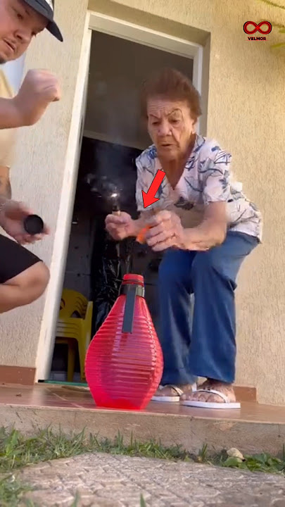 nenek masang petasan