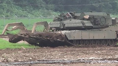 AFN Casey - 1BSTB Engineers show off new armored vehicle