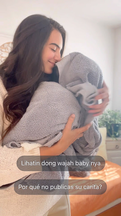 Our baby’s face! Finally unboxing 😉