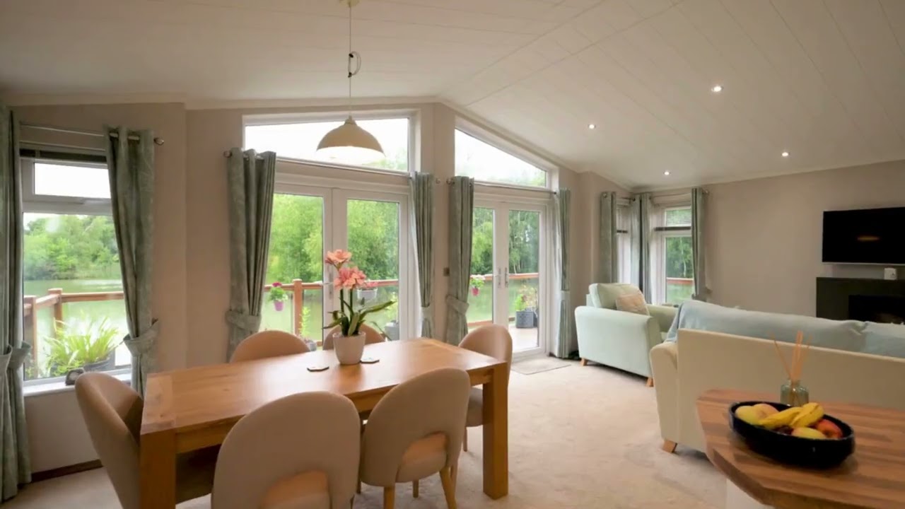 🌟 Welcome to 34 Burton Waters Lodges! 🌟