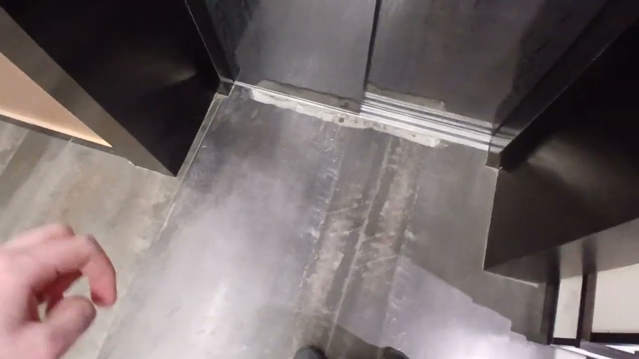 Тц Oasis Mall.Лифты Baslift.