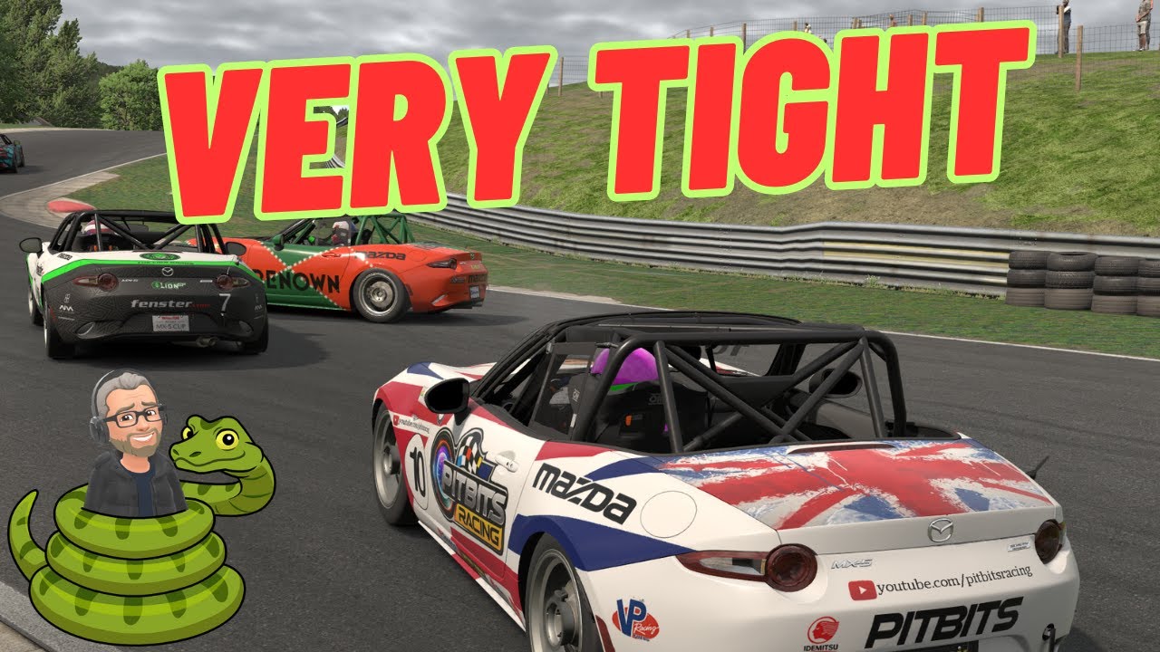 Трасса Лайм-Рок Парк, гонка Rookie MX5 — очень плотная борьба за лидерство.