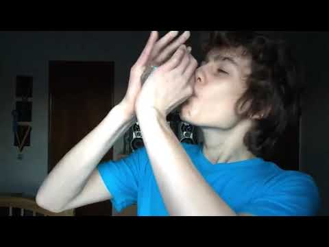 1 second water bottle drink (originally by thedanishmidget)