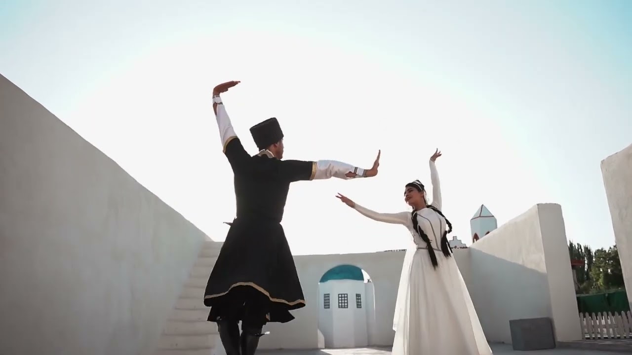 Uzundara reqsi alirezaalizadsahar janeshin      dance  azarbaijan  uzundere