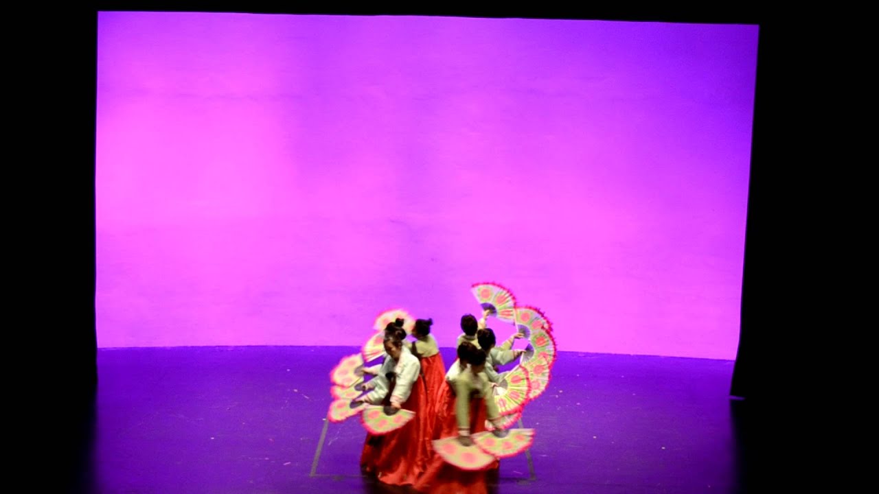 Fan Dance at KSA Culture Show SUMM(IT)