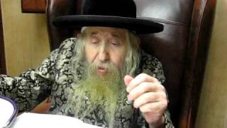 Amazing Clip Of Tosher Rebbe Must See.