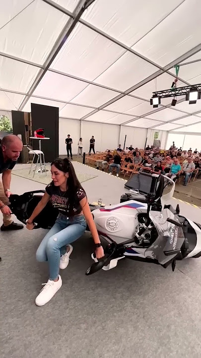 And You, How Would You Lift A BMW R 1250 GS? Criminel Rider #shorts #bmw