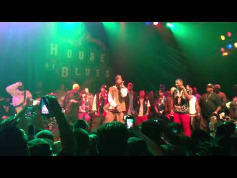 Game has each member of Bone Thugs do a Freestyle