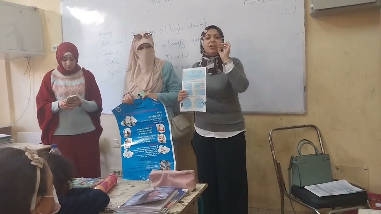 كيفية التعامل مع القطط و كلاب تحت إشراف أسرة التربية الاجتماعية المحاضر اطباء بمديرية الطب البيطري 