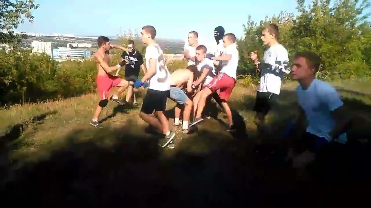 Околофутбольщик потушил льва против