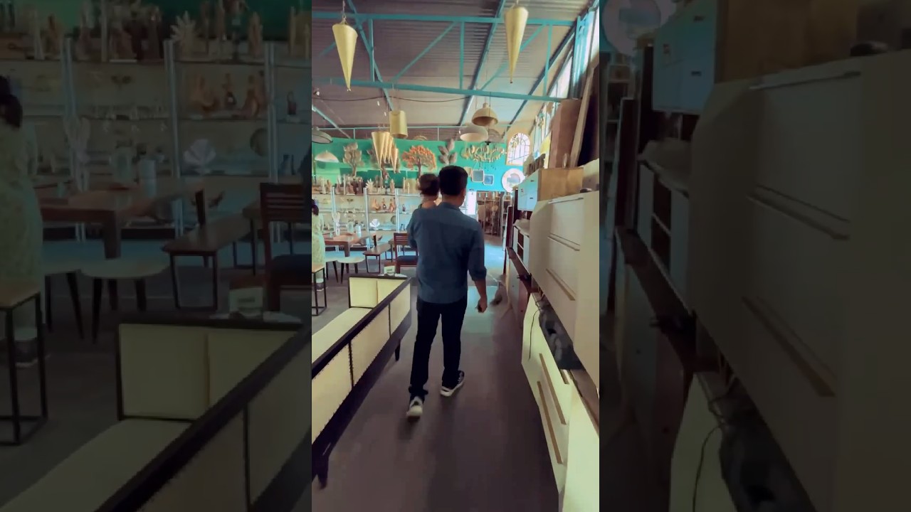 ഒരു അന്റീക്ക് ലുക്കുള്ള ഫർണീച്ചർ കട കണ്ടാലോ? 🙂