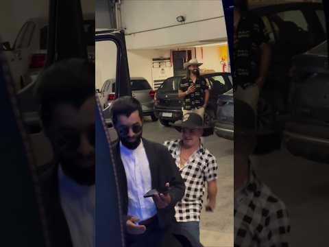 Anãozinho Lima e Gusttavo Liso dançando reggae