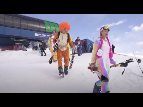 Хибины Кировск спуск в купальниках