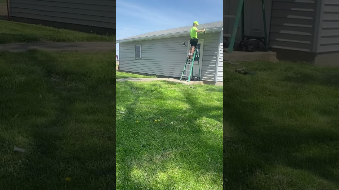 Single man 35’ seamless Gutter Hang 📍Byhalia, OHIO