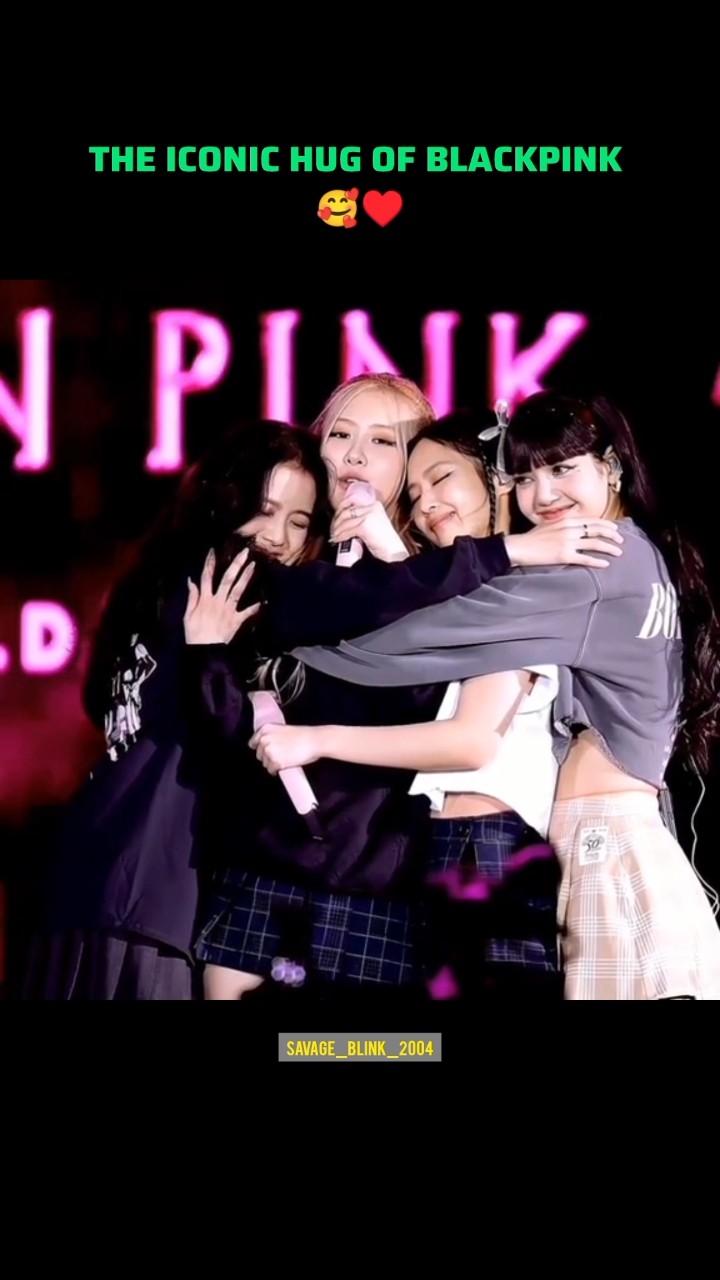 The Iconic hug of BLACKPINK ? #jisoo #jennie #lisa #rosé #blackpink #shorts